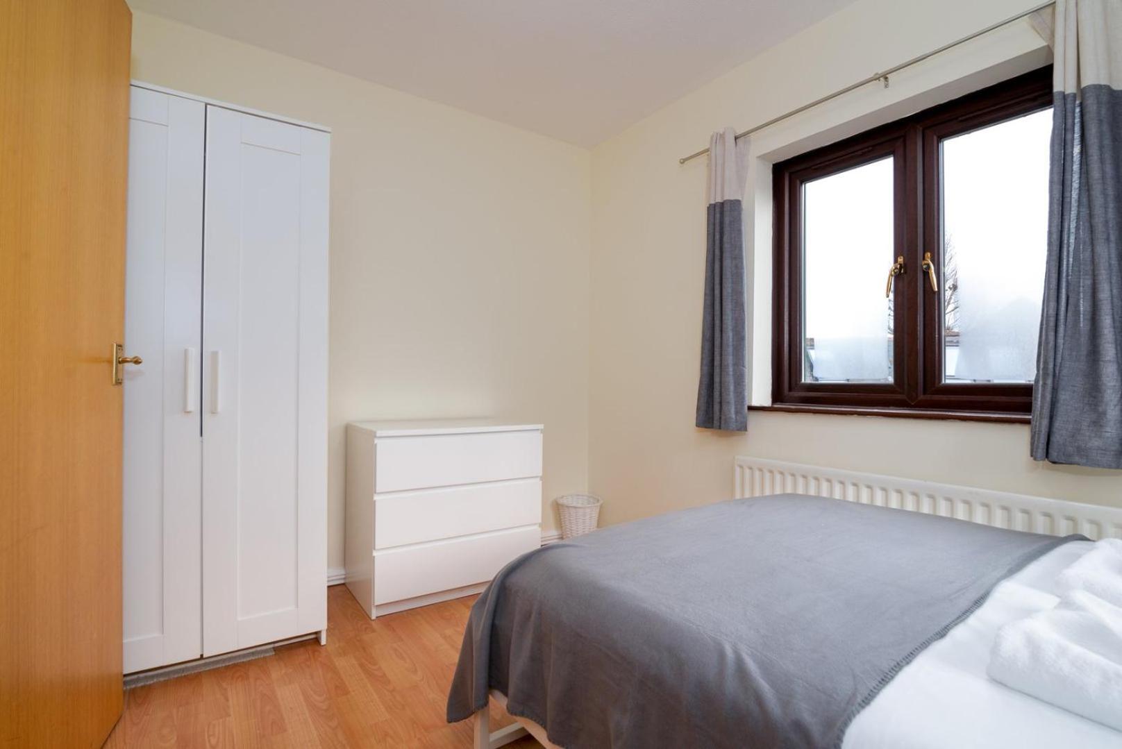 Pensiune Guestready - 4br In Surrey Quays Canada Water